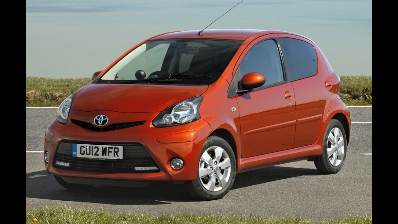 Irmão japonês do novo Peugeot 108, Toyota Aygo ganha primeiro teaser