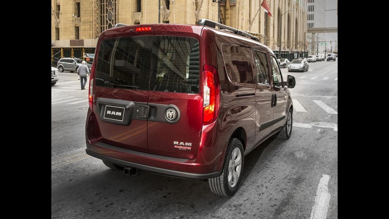 Fiat Doblò europeu veste traje americano e vira ProMaster City nas mãos da RAM