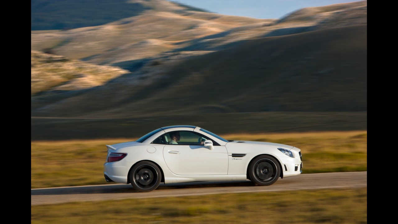 Oficial: Mercedes-Benz revela primeiras informações sobre SLK AMG 2012