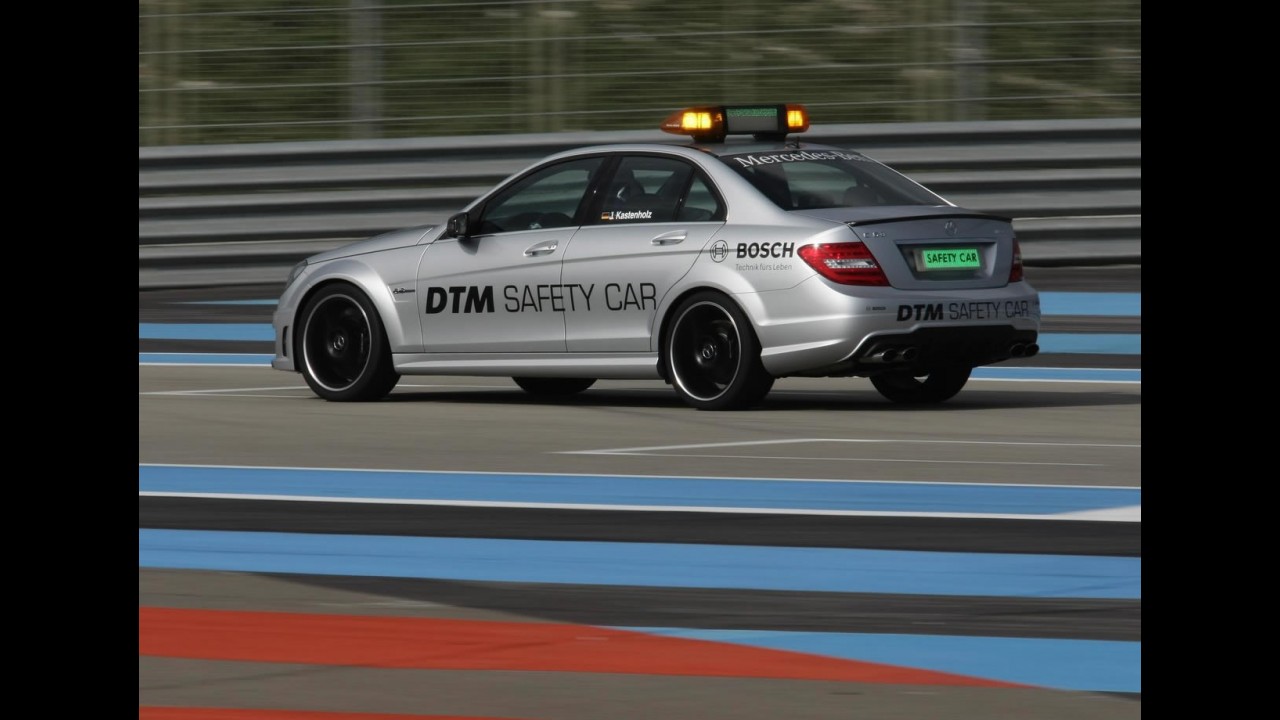 Mercedes-Benz C63 AMG DTM Safety Car 2011: 0 a 100 km/h em 4,3 segundos