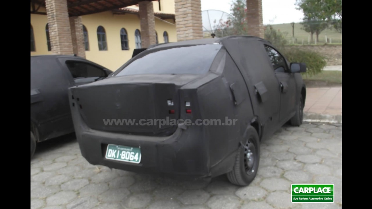 Novo Fiat Siena: Leitor flagra novo sedan camuflado - Veja fotos também do interior