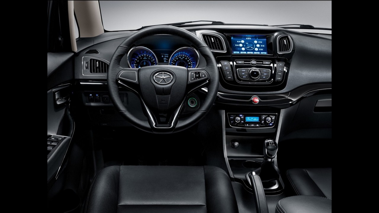JAC J6 ganha novo visual e mais tecnologia na China