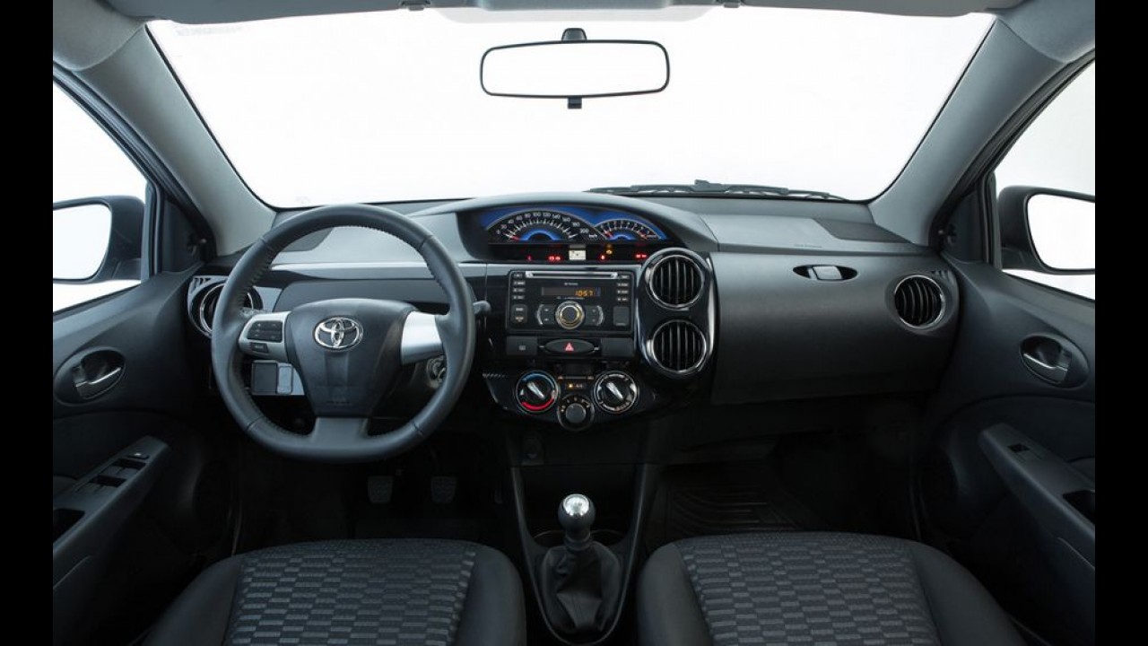 Toyota Etios 2014 melhora acabamento e parte de R$ 29.990