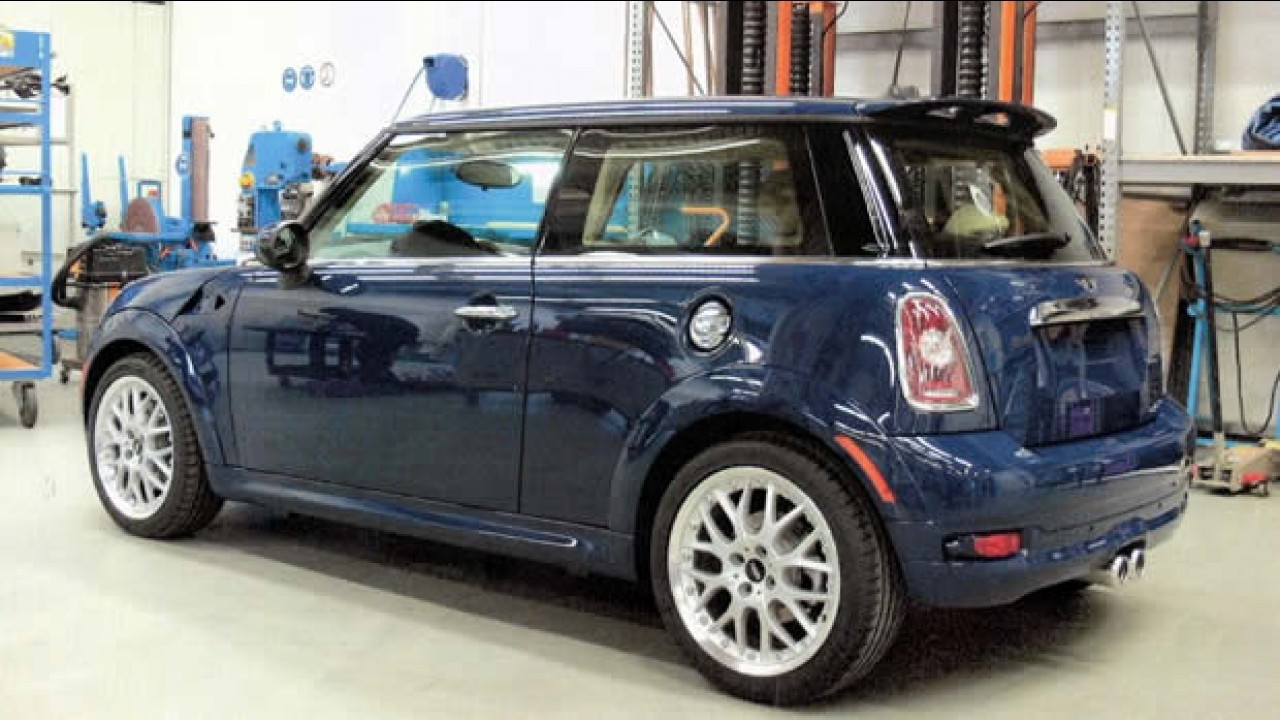 Flagrados: MINI Cooper S 'Porsche 911 GT3 RS' Edition e Rolls Royce Edition