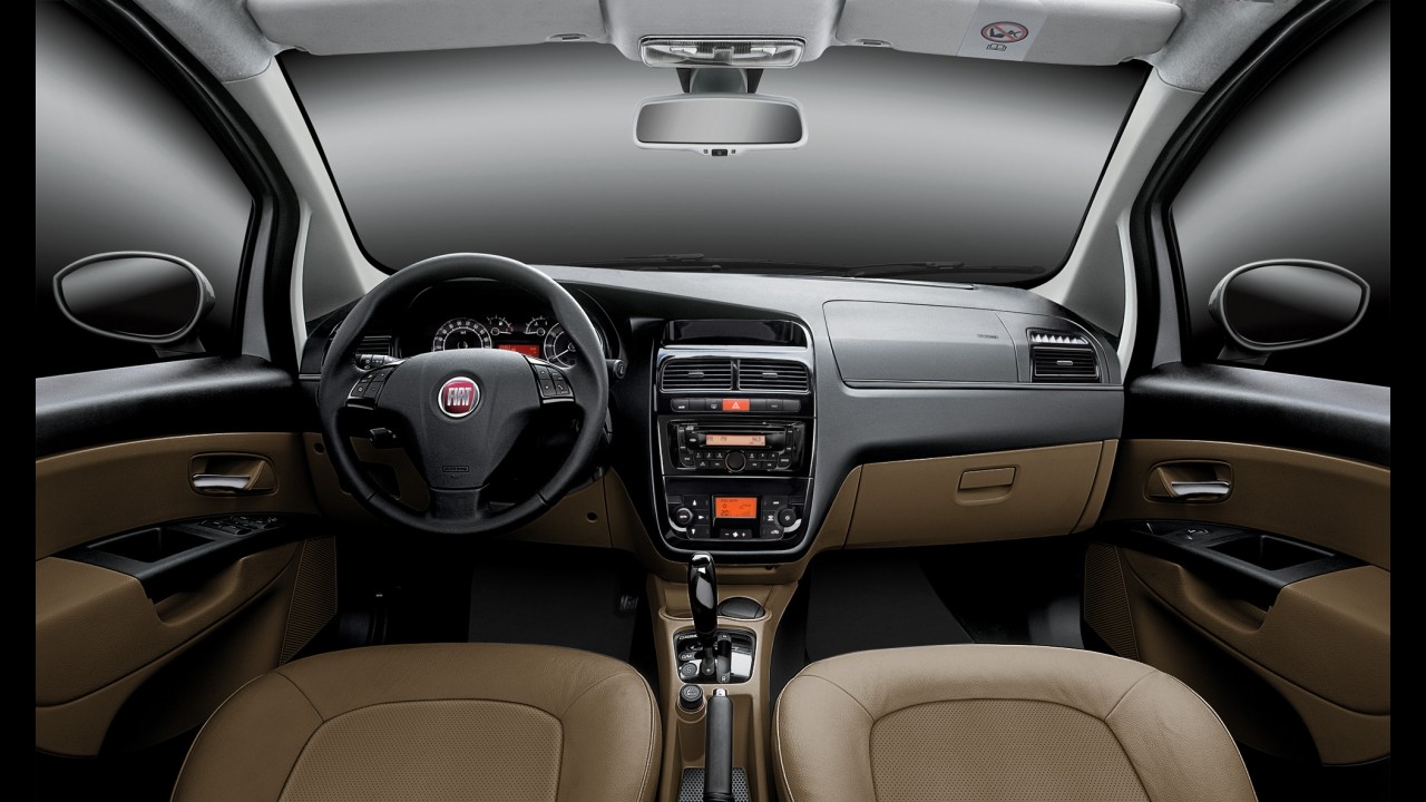 Fiat Linea 2013 perde versão T-Jet e ganha câmbio Dualogic Plus - Preço inicial é de R$ 52.990