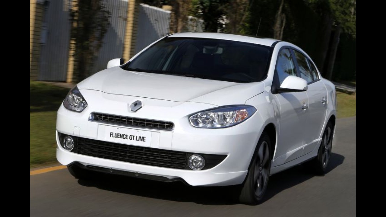 Flagra: novo Fluence, que estreia no Salão do Automóvel, é clicado na fábrica