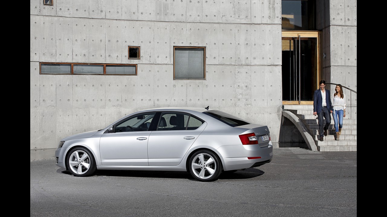 Surgem primeiras imagens oficiais do novo Skoda Octavia