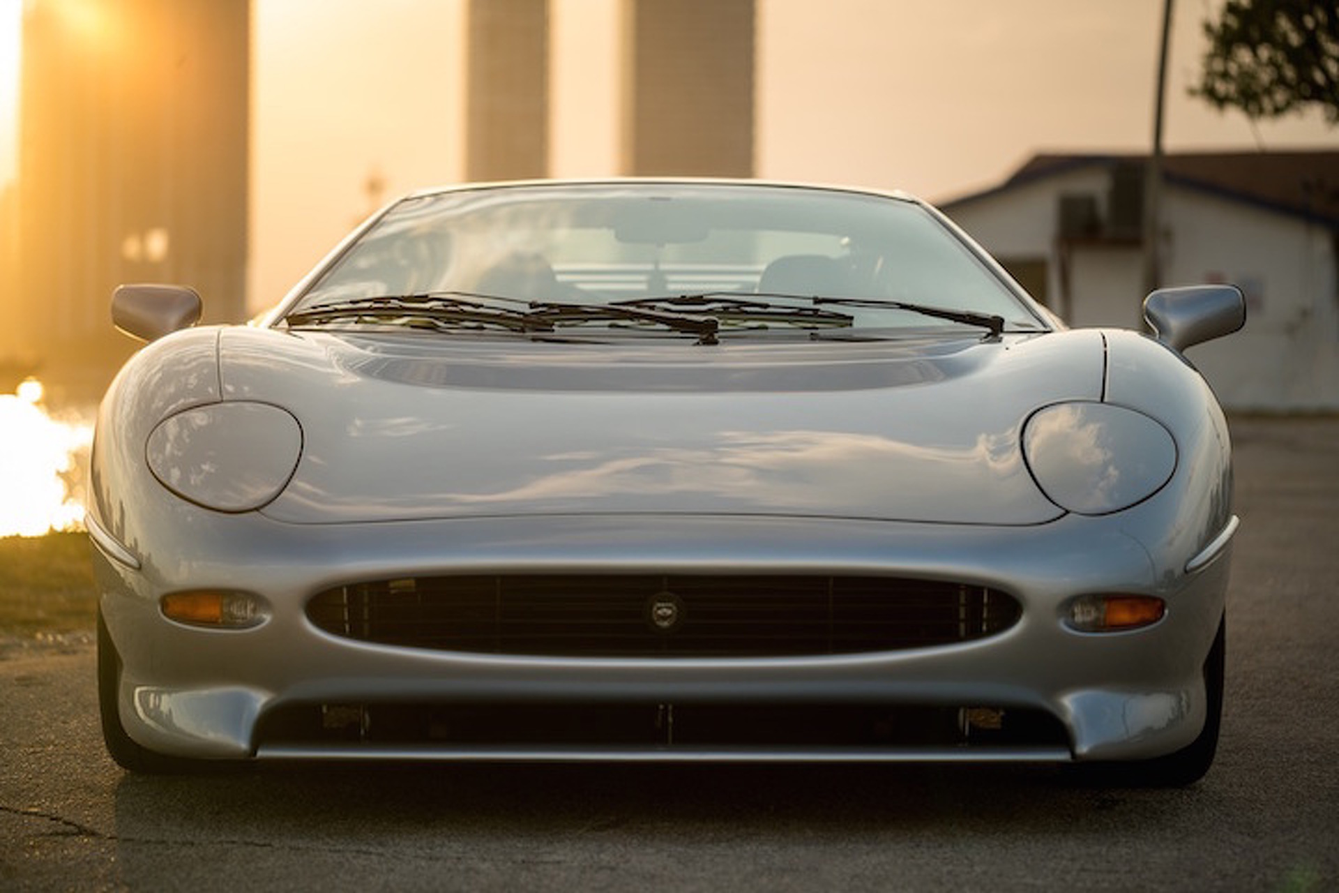 446-Mile Jaguar XJ220 is Probably the Cleanest One You’ll Ever See