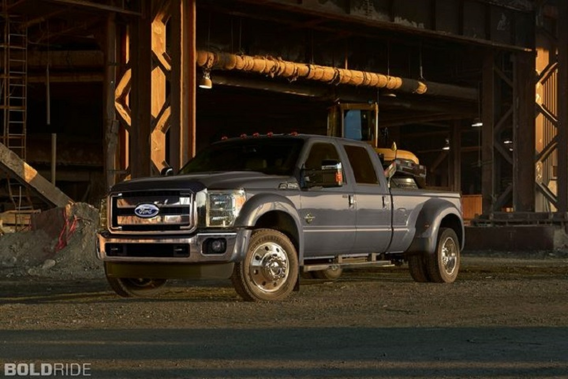 2015 Ford F-450 Claims Best-In-Class Towing By J2807 Standards