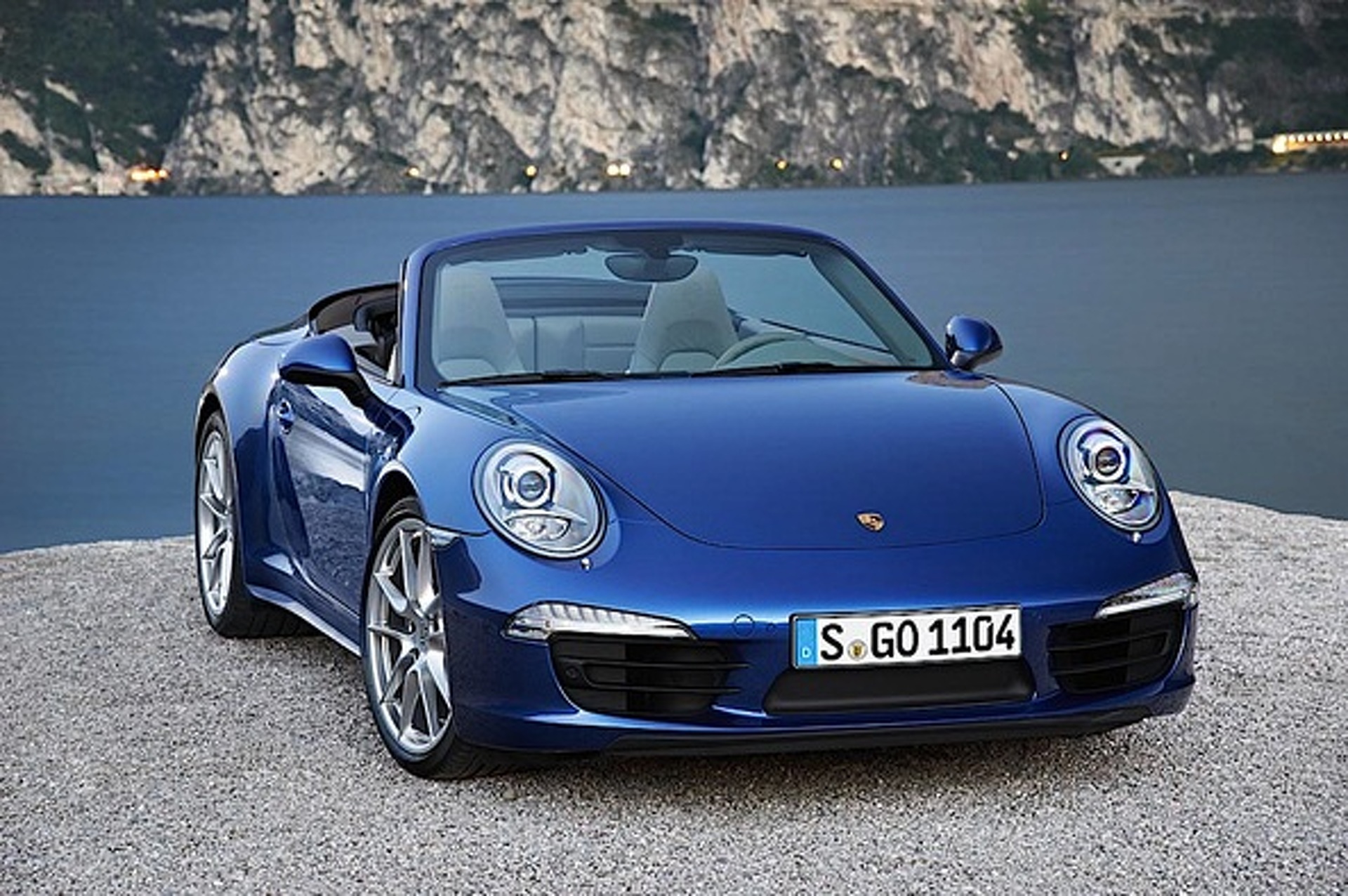 5 Reasons Why the 2013 Porsche 911 C4 is Fabulous as Usual