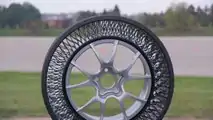 Goodyear teste la Tesla Model 3 avec des pneus sans air