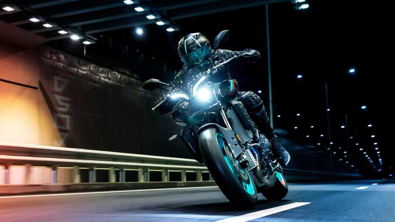 2022 Yamaha MT-10 - Carregamento