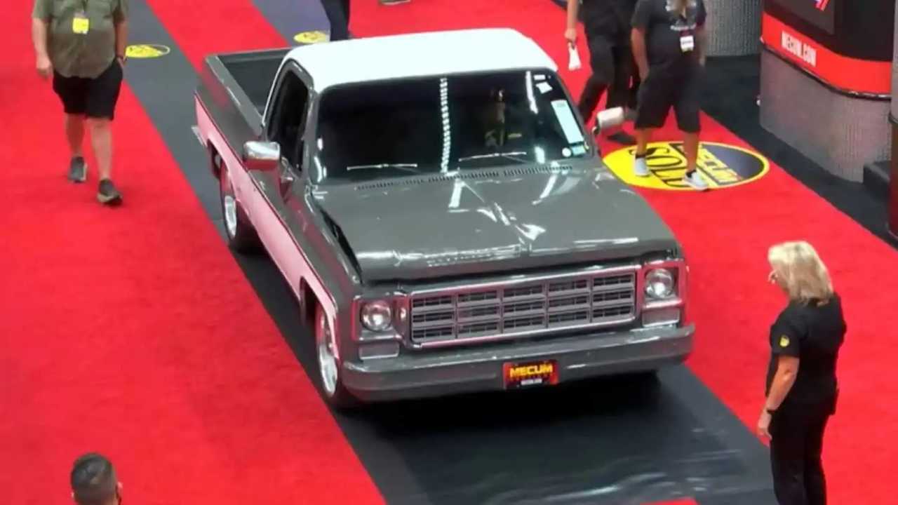 Chevrolet C-10 Pick-up Açık Artırmada Satılıyor