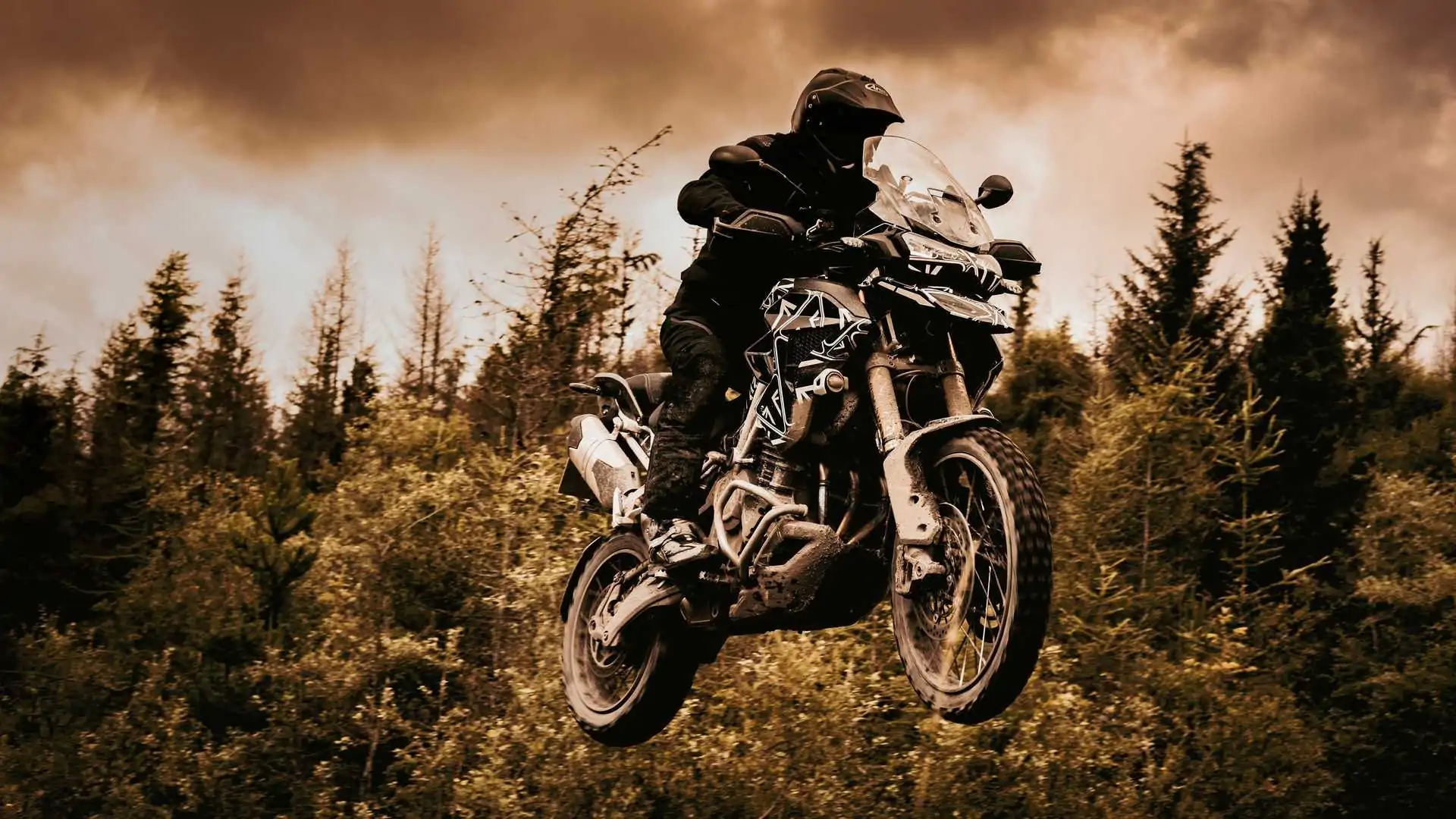 Triumph revela mais um teaser da nova Tiger 1200
