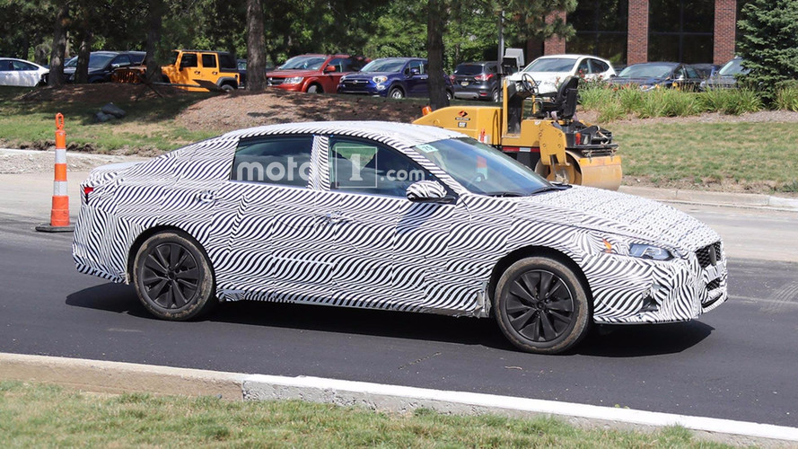 2019 Nissan Altima casus fotoğrafları