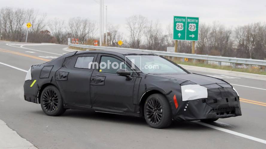 2019 Toyota Avalon spy photo