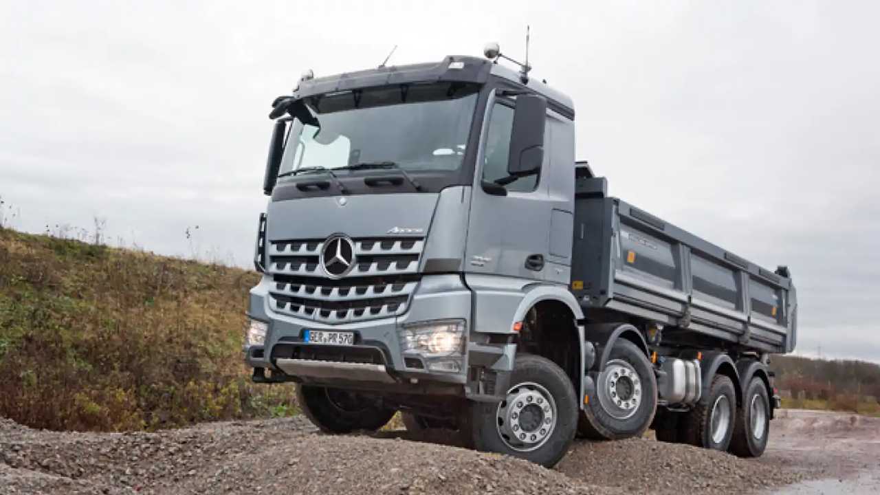 Mercedes svelato il nuovo Arocs