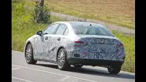 Mercedes A-Klasse Limousine erwischt
