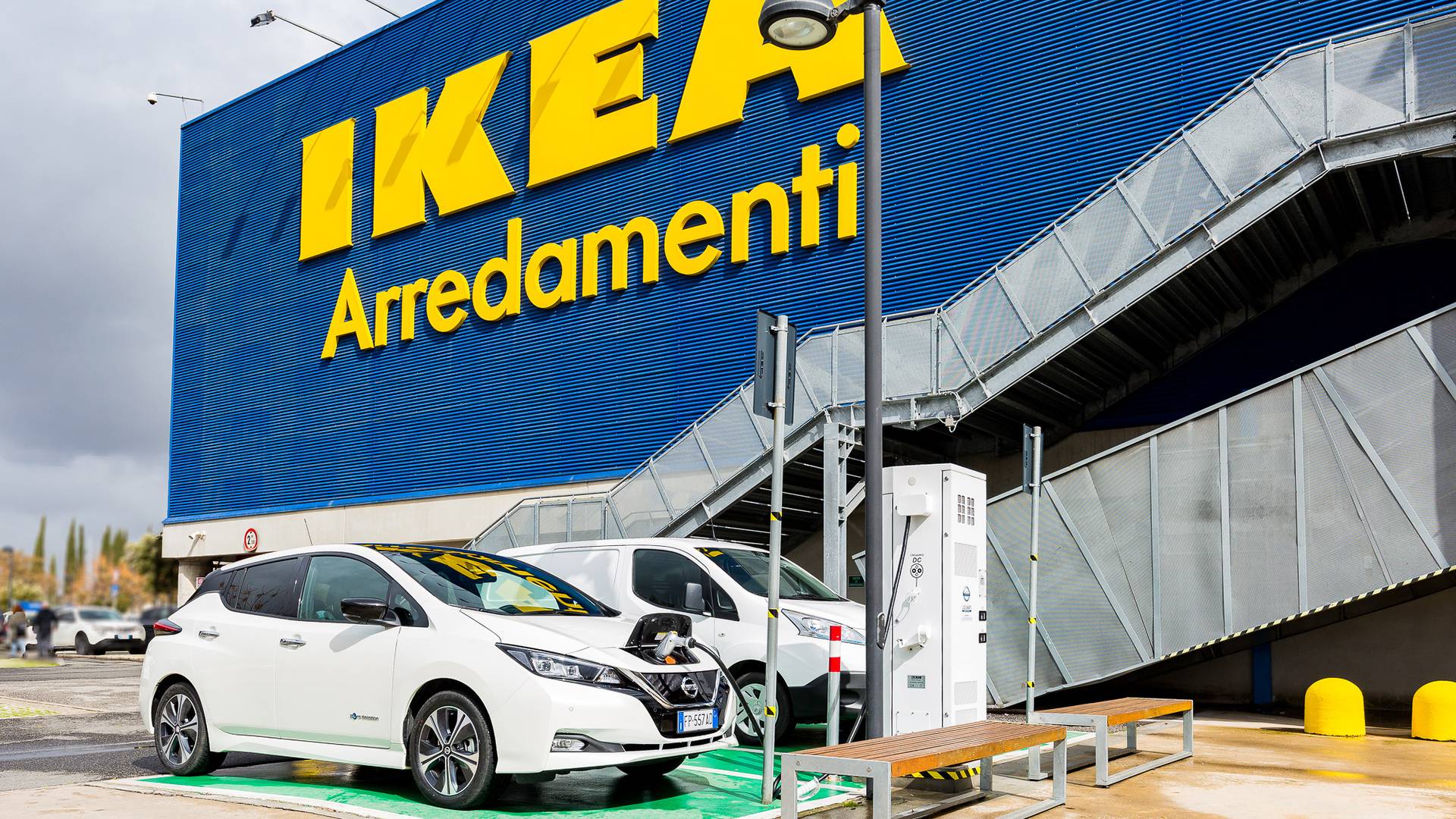 Fai La Spesa Da Ikea E Ricarichi La Tua Auto Elettrica