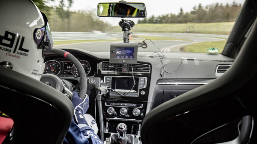 VW Golf GTI Clubsport S, Nürburgring’de en hızlı önden çekişli otomobil rekorunu kırdı