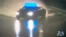 Güvenlik aracı Audi R8'in S virajdaki yanlamasını izleyin