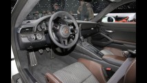 Porsche 911R atmosferik motoru ve manuel şanzımanıyla Cenevre’de