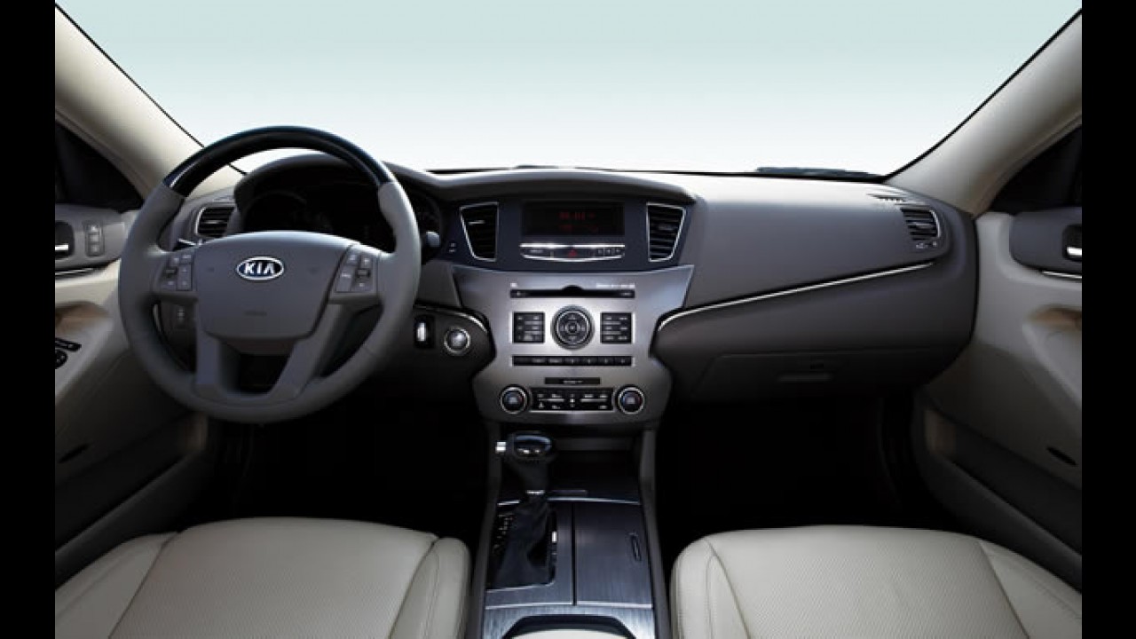Novo Kia Cadenza é apresentado oficialmente - Sedan custará R$ 89.900 no Brasil