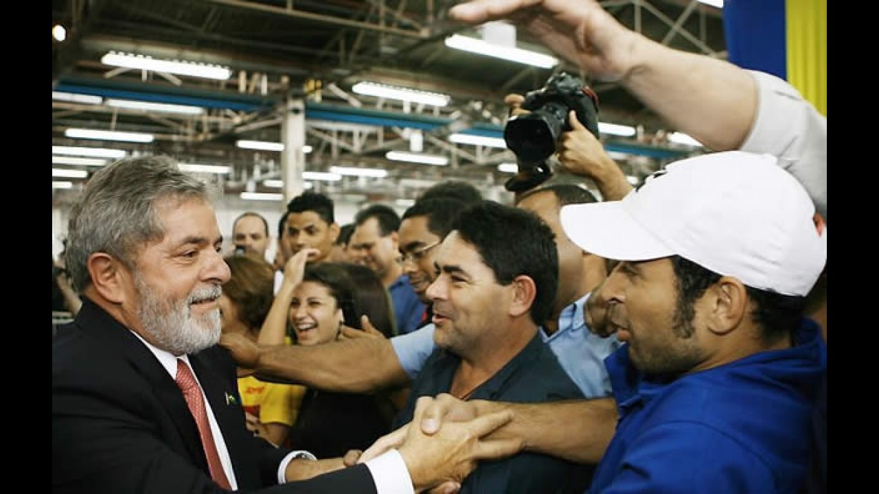 Ford anuncia investimentos de R$ 4 bilhões no Brasil até 2015 para renovação da linha