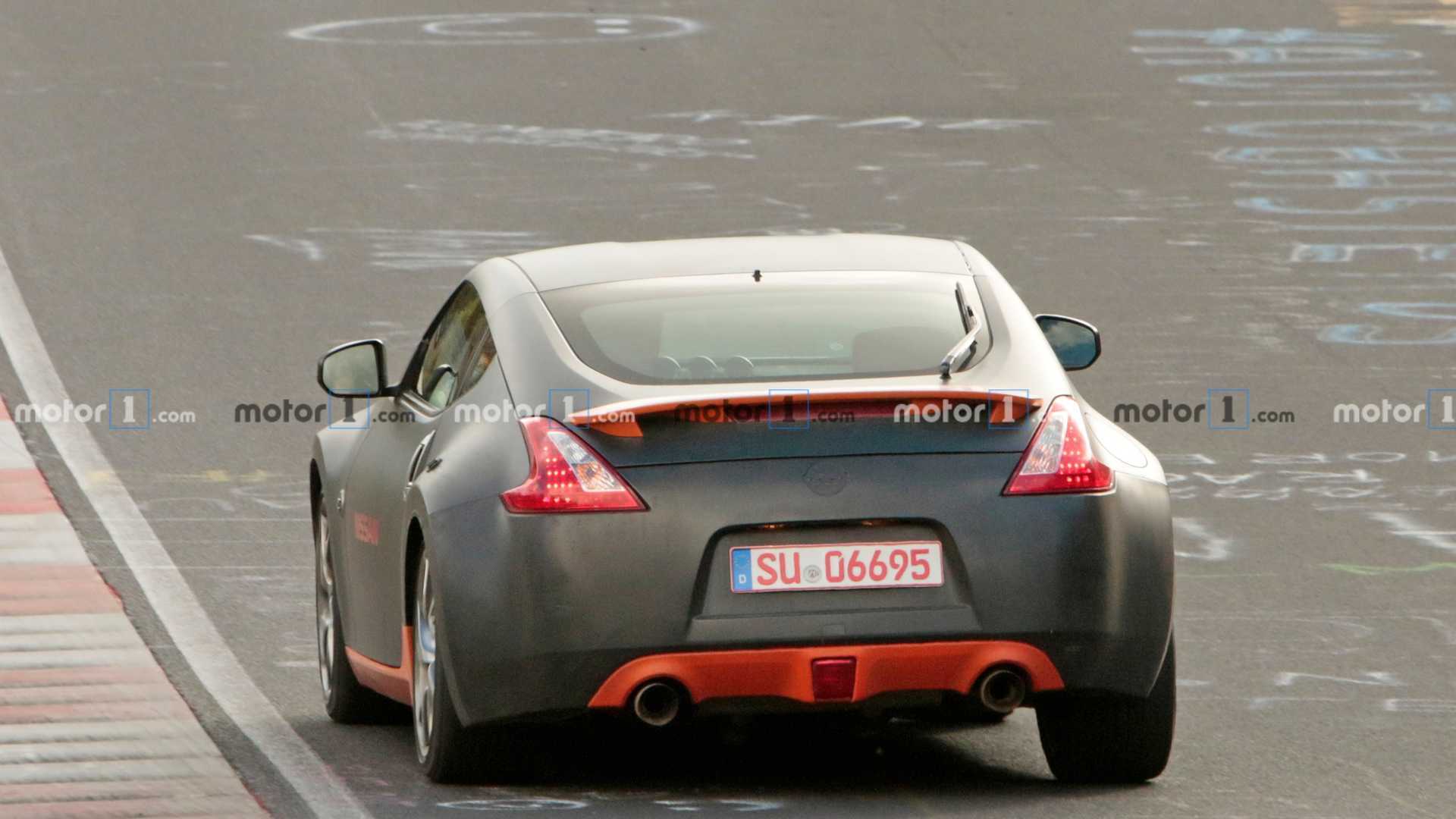 Nissan 370Z Test Mule Spy Photo