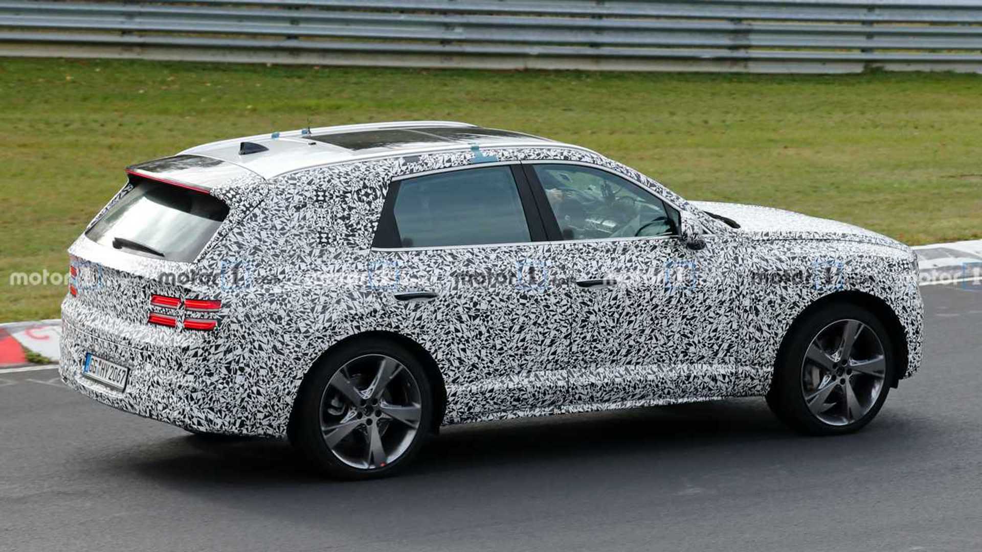 Genesis GV80 Spy Photos