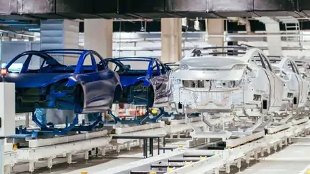 Tesla нашла себе поставщика никеля. Это не российский «Норникель» Гигафабрика Tesla в Шанхае