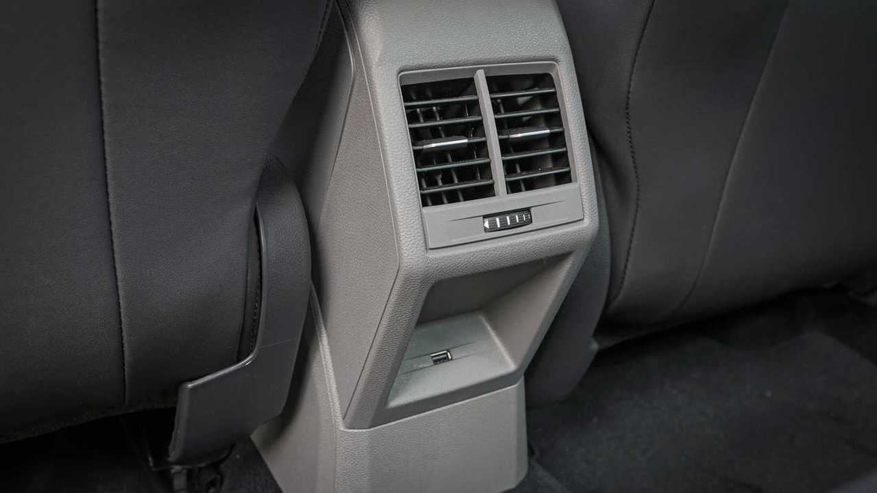 Chevrolet Onix Plus x VW Virtus