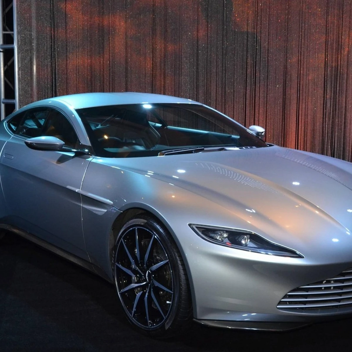 James Bond Visits La To Show Off Aston Martin Db10