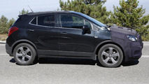 Opel Mokka facelift spy photos