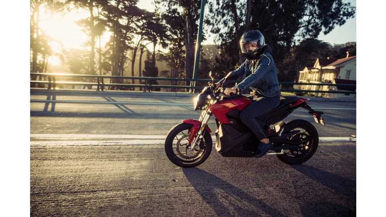 F1 Champ Nico Rosberg Rides Zero Electric Motorcycle, Visits Tesla - Video