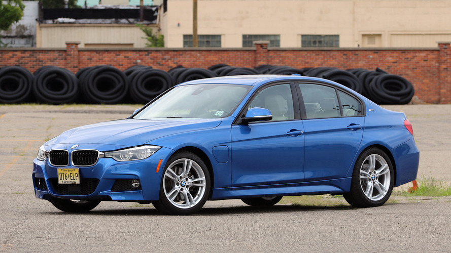 2016 BMW 330e: Review
