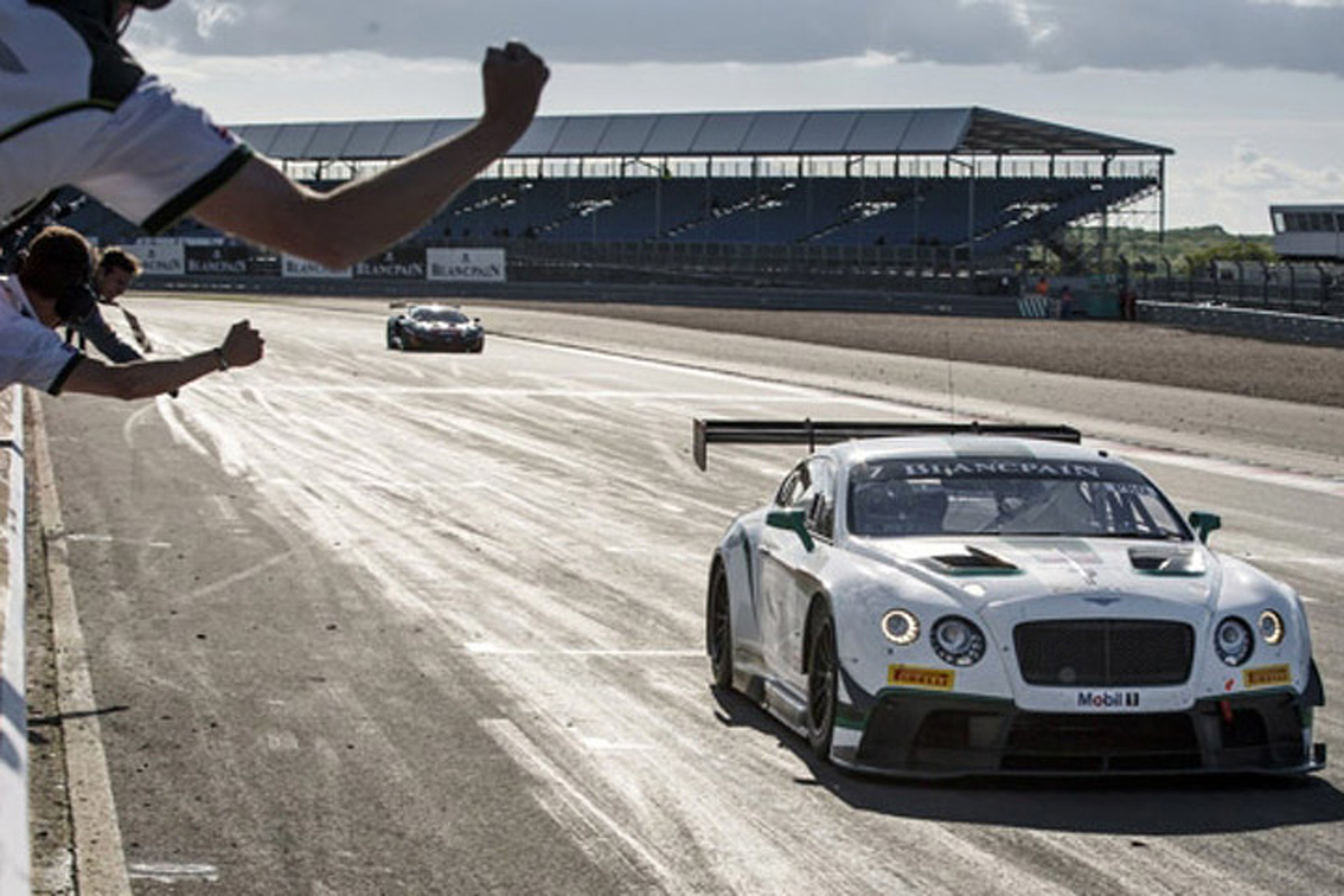Bentley Continental GT3 Takes First Blancpain Win