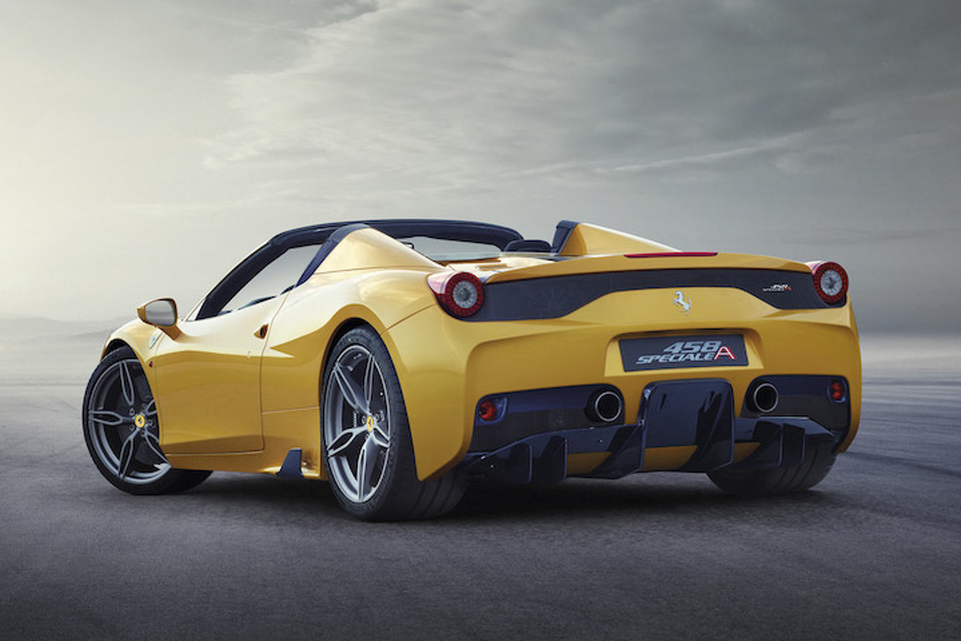 Ferrari 458 Speciale A Goes 200MPH Without a Roof
