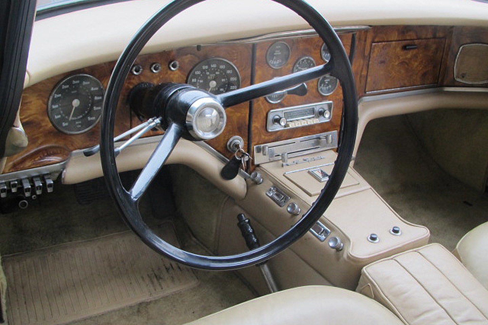 This Rare Facel Vega Joins French Design with a Chrysler V8