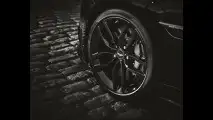 Aston Martin Vanquish Carbon Edition