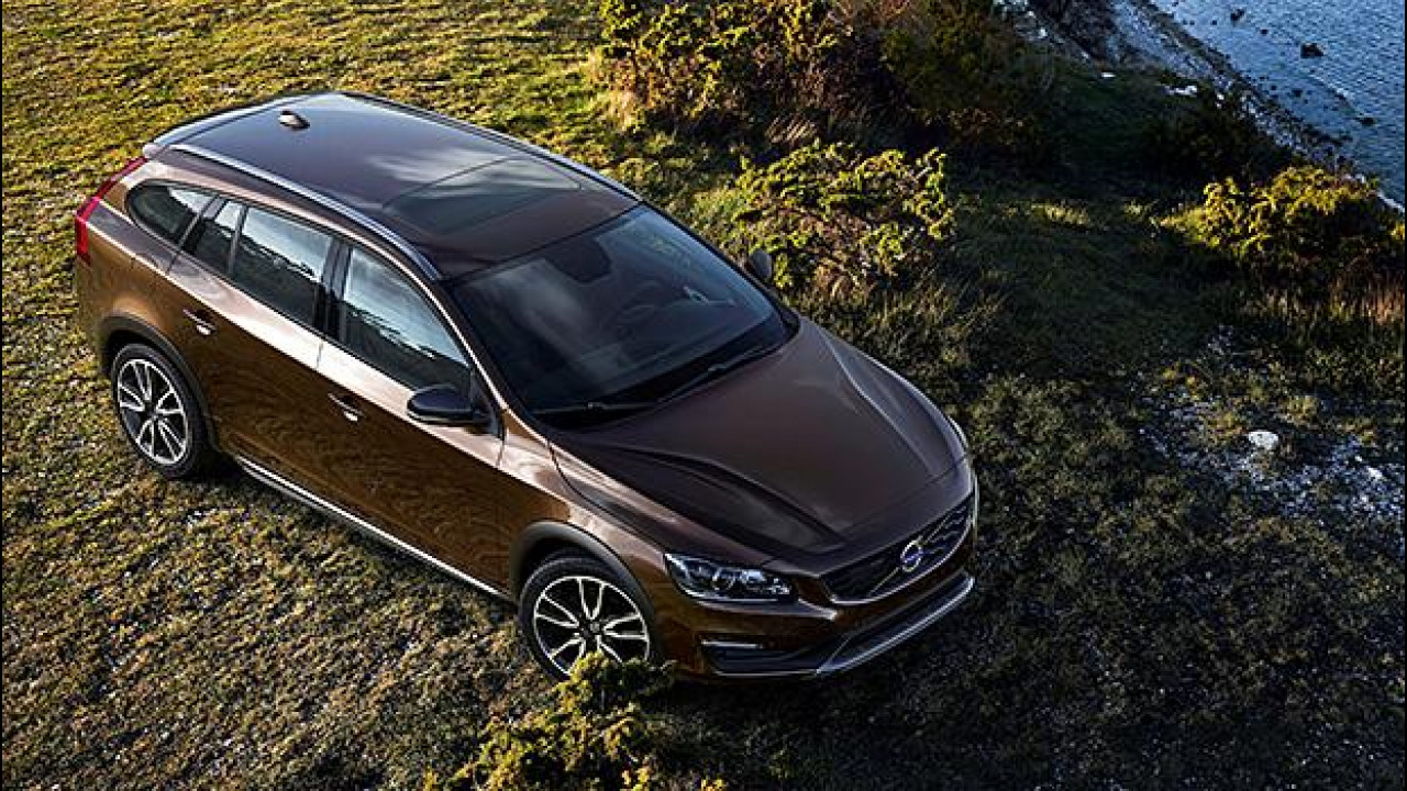 [Copertina] - Volvo V60 Cross Country, pronta per il fuoristrada