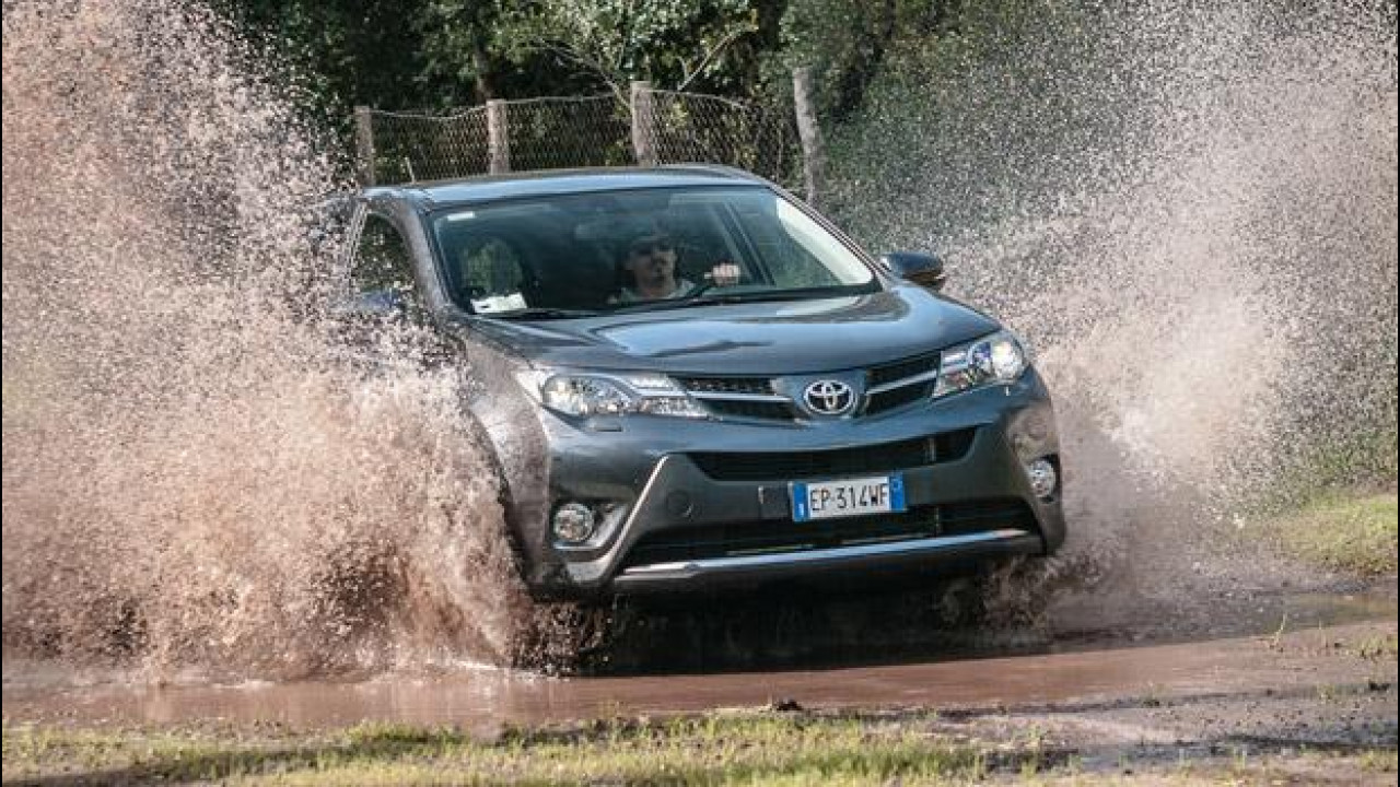 [Copertina] - Nuova Toyota RAV4 2.2 D-4D Style