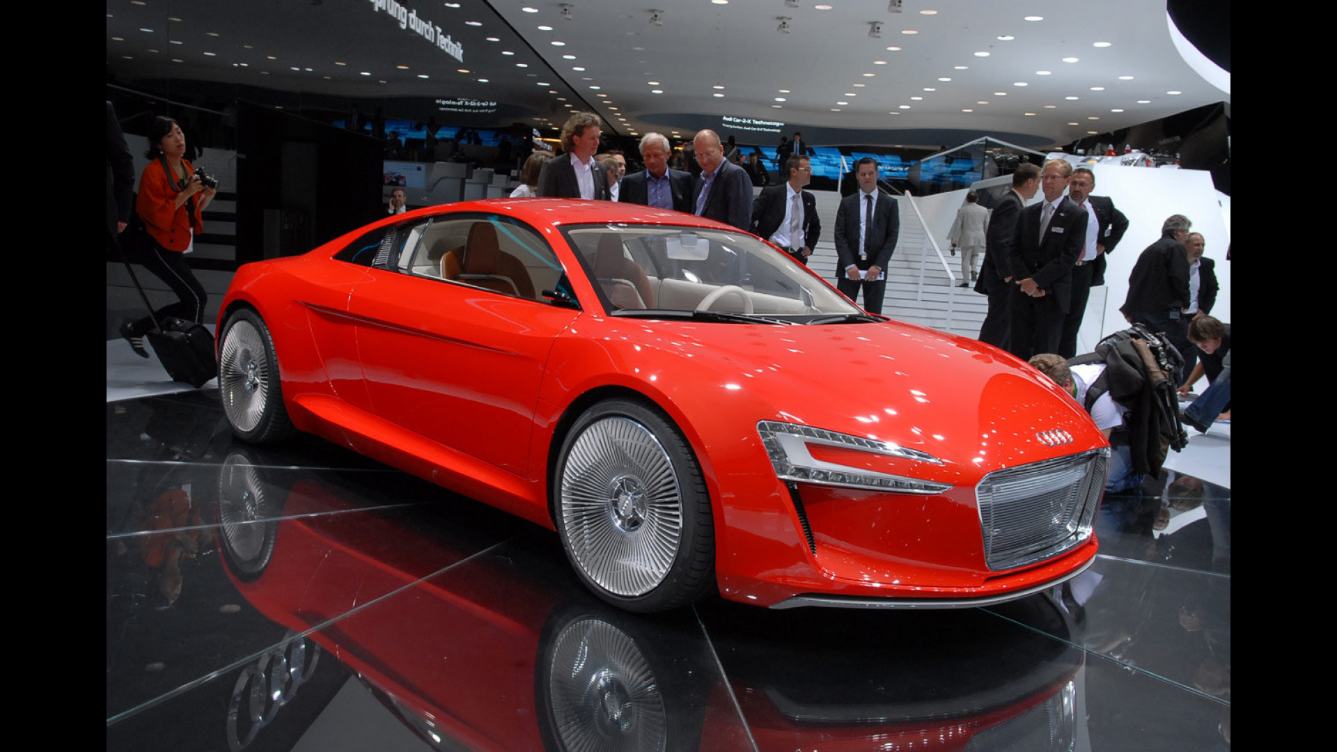 L Audi R8 E Tron Concept Entrer 224 In Produzione