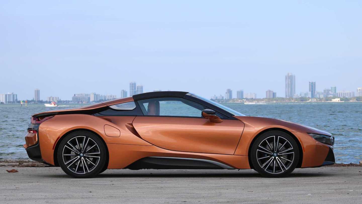 2019 BMW i8 Roadster: Review