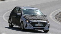 Yeni Hyundai i10 Bol Kamuflajlı Casus Fotoğrafları