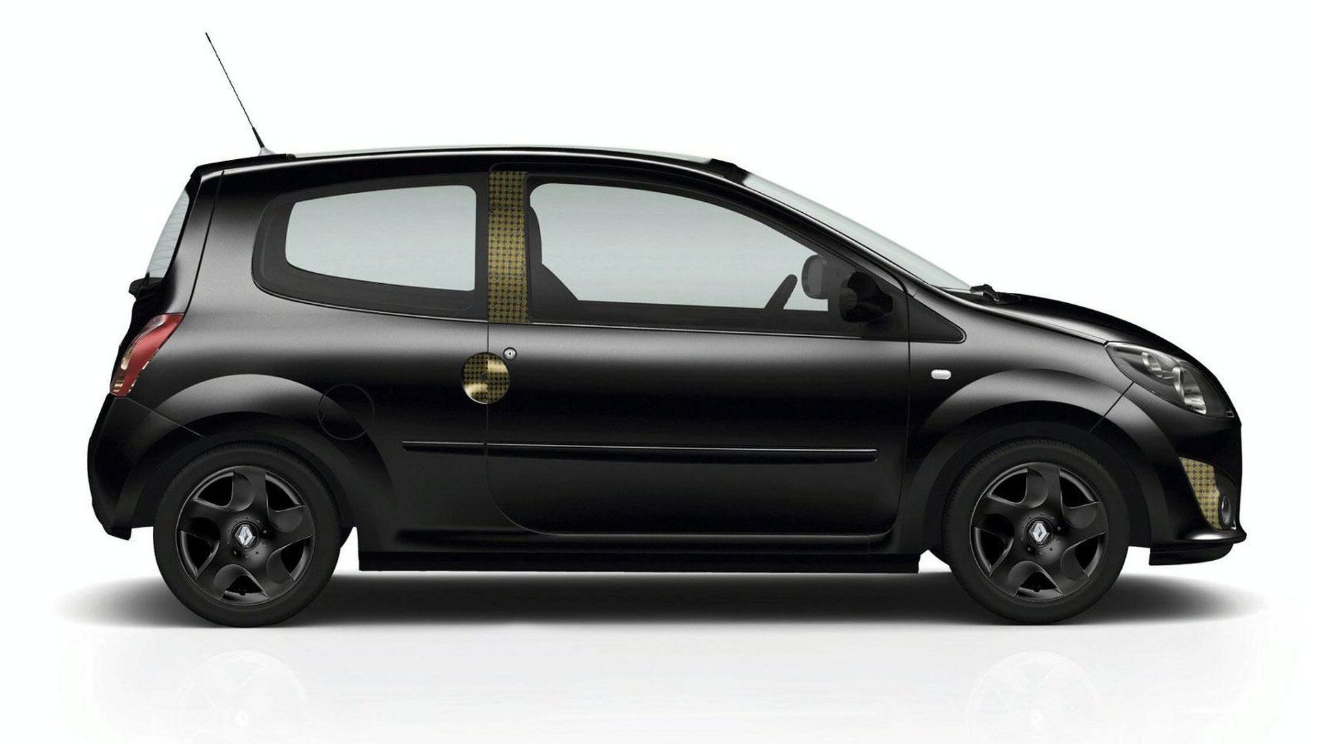 https://cdn.motor1.com/images/mgl/6KwQZ/s6/2009-180859-renault-twingo-dolce-vita1.jpg
