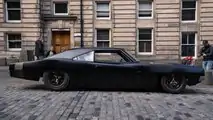 Dom'un Ortadan Motorlu Dodge Charger'ı