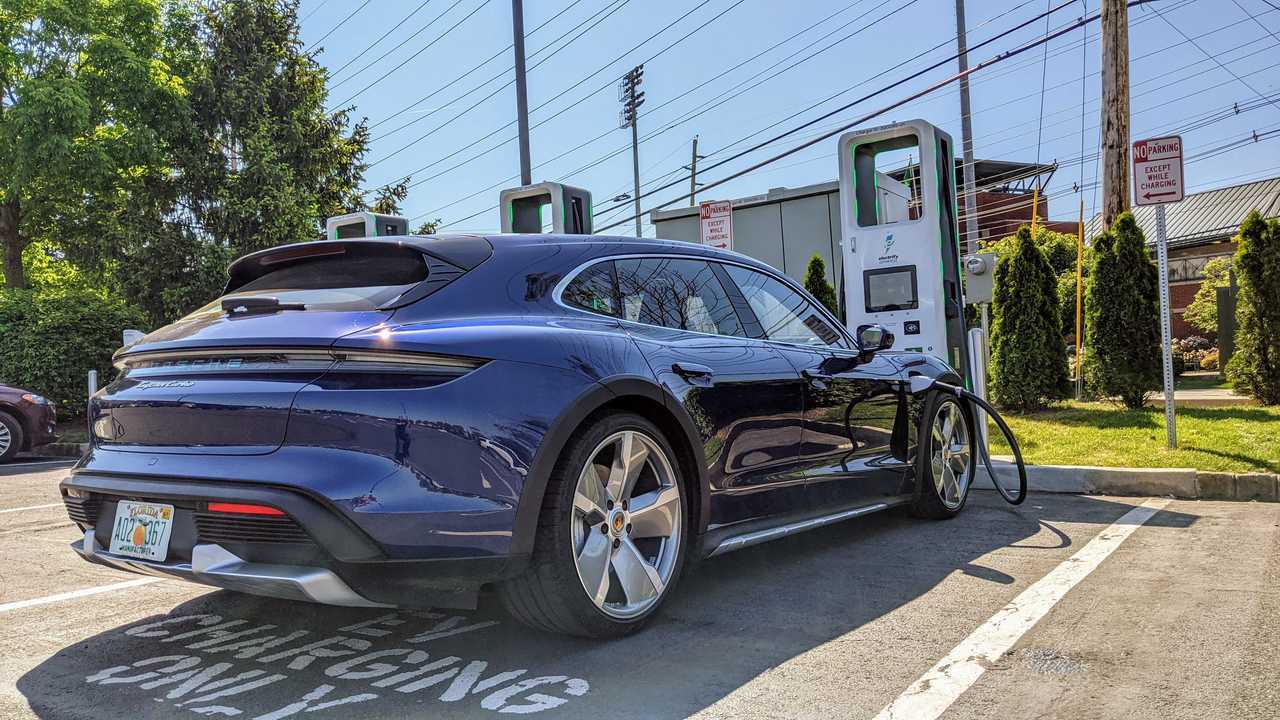 Porsche Taycan Cross Turismo