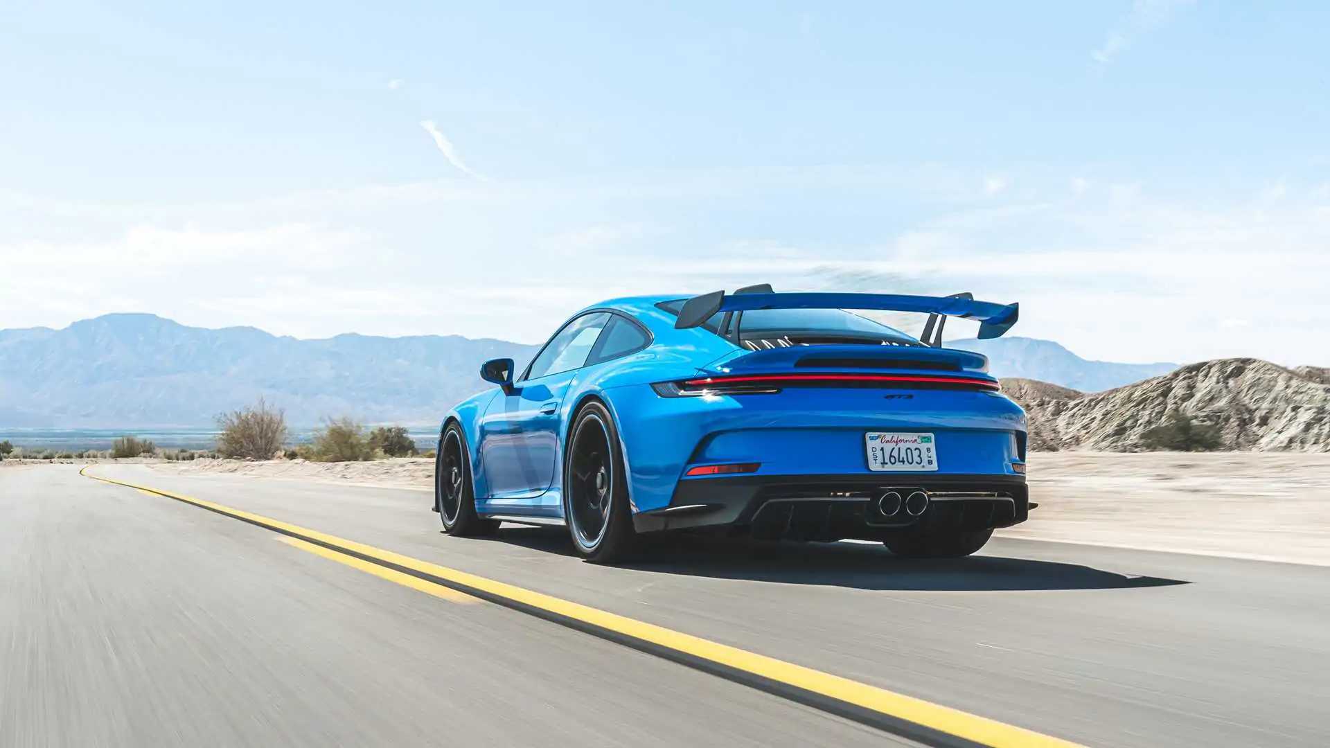 2022-porsche-911-gt3-dynamic.jpg