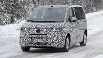 Volkswagen T7 Multivan, su strada la versione definitiva